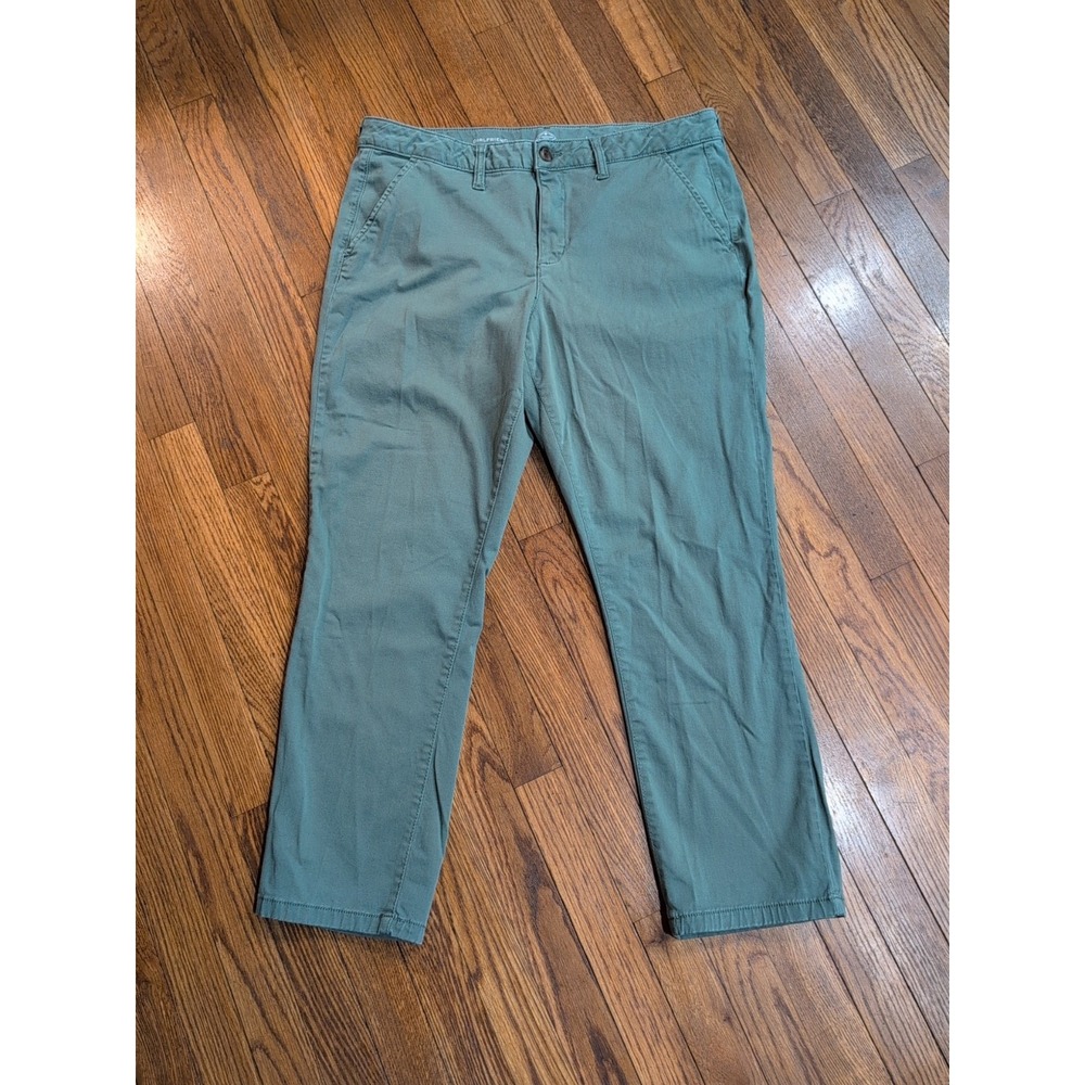 St. Johns Bay Sage Green Girlfriend Womens Sz 14 Taper Leg Khaki Chino Stretch